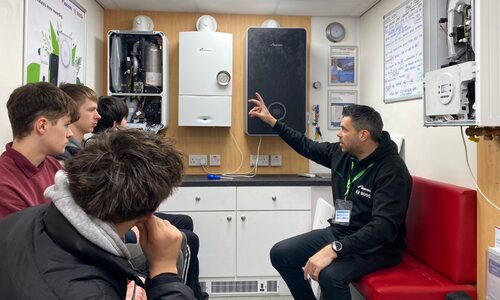 Plumbing students and apprentices train with Worcester Bosch